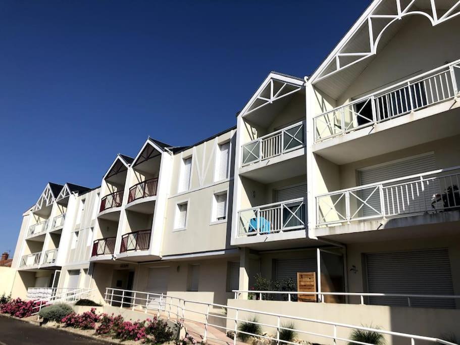 Le Petit Cote Ouest - Appt Dans Les Pins Pres De La Plage เลส์ซาบล์-โดล็อนน์ ภายนอก รูปภาพ